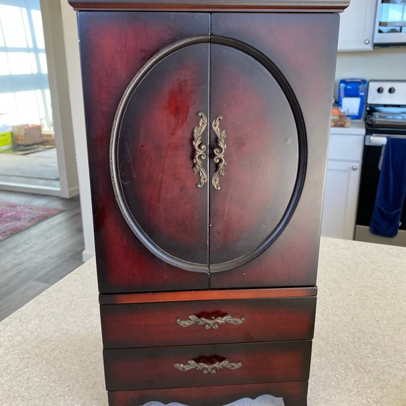 Bombay Company Mahogany Tall Tabletop Jewelry Box